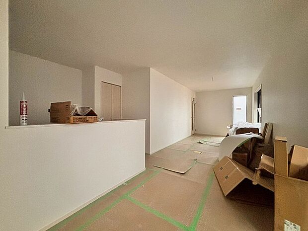 家族が一番集まる場所だから広々としつつも素敵な空間であって欲しい。みんながくつろぐリビングからキッチンまでが一つの空間のように繋がる間取り。 