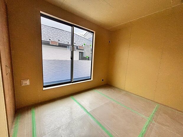 実際に室内をご見学頂くと生活のイメージが広がります。家具を置いたイメージや窓からの景色など、現地で体感ください。