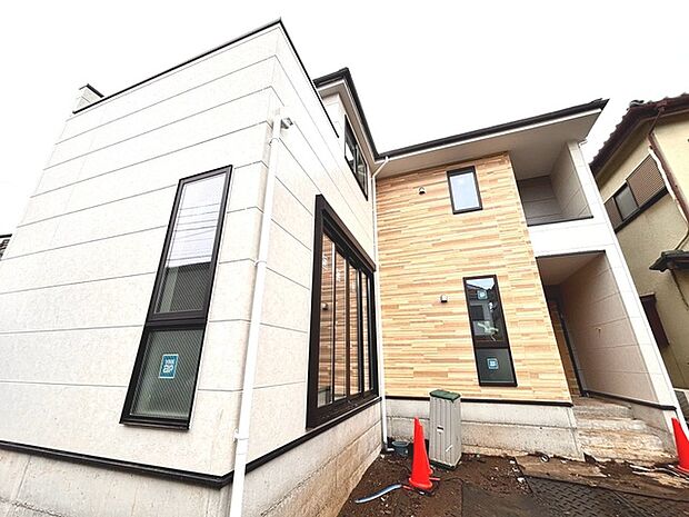 周辺は住宅が建ち並ぶ閑静な住宅街です。