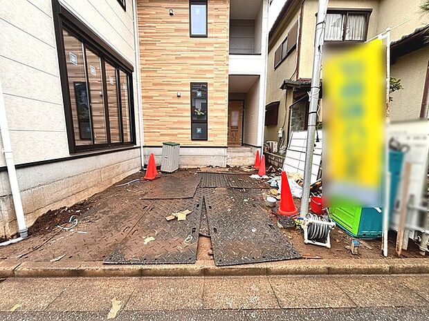 お車をスムーズに駐車できるゆとりあるスペースを確保しています