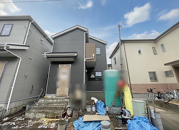 現在建物を建築中です、建築中の物件については現地確認の他、同施工会社の完成施工例のご案内、担当者のプレゼンテーションにてご検討ください。適切なご検討の方法をご説明させて頂きます。