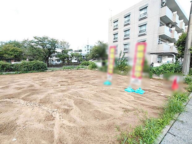 現在建物を建築中です、建築中の物件については現地確認の他、同施工会社の完成施工例のご案内、担当者のプレゼンテーションにてご検討ください。適切なご検討の方法をご説明させて頂きます。