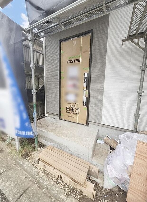 丁寧につくり込まれた構造が安心感をもたらすアプローチです。