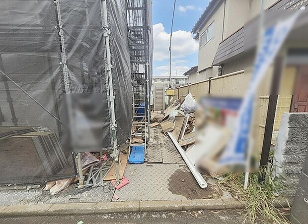 すっきりと整えられた外構まわりがスマートな暮らしの始まりを心地よく演出します。