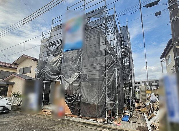 現在建物を建築中です、建築中の物件については現地確認の他、同施工会社の完成施工例のご案内、担当者のプレゼンテーションにてご検討ください。適切なご検討の方法をご説明させて頂きます。