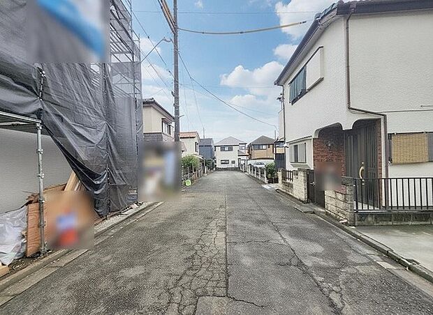 安心して暮らすことのできる住宅街。 住宅地の道路は一般に交通量が少なく車などの騒音が少ないため、住民にとって静かな生活環境が提供されます。