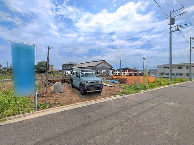 現在建物を建築中です、建築中の物件については現地確認の他、同施工会社の完成施工例のご案内、担当者のプレゼンテーションにてご検討ください。適切なご検討の方法をご説明させて頂きます。 