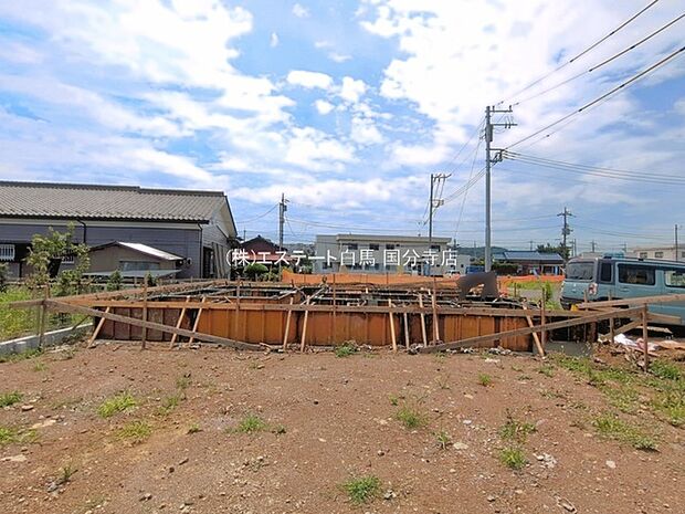現在建物を建築中です、建築中の物件については現地確認の他、同施工会社の完成施工例のご案内、担当者のプレゼンテーションにてご検討ください。適切なご検討の方法をご説明させて頂きます。 