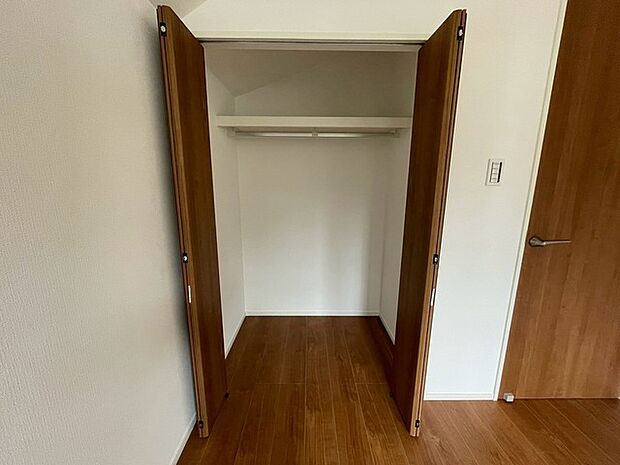 各お部屋に収納が設置されています。 