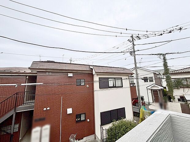 窓からの眺望です。実際に現地で眺望もご確認ください。