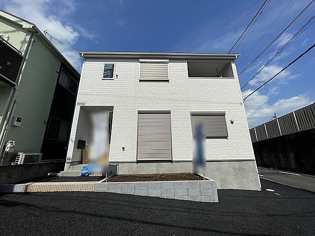 建物が完成しましたので室内のご見学予約スタート。当日のご見学予約も大歓迎です。お気軽にご連絡ください。エステート白馬国分寺店は火曜水曜も営業しております。 
