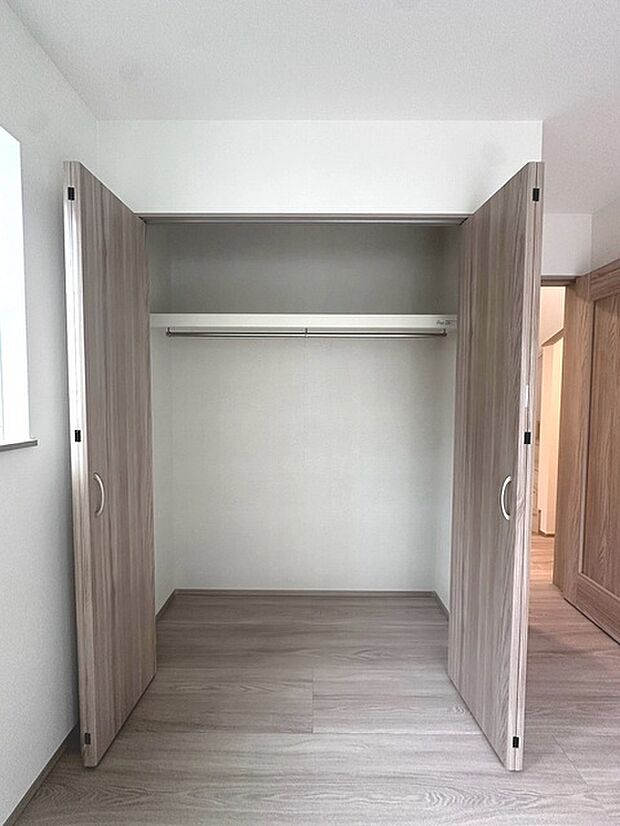 各お部屋に収納が設置されています。 