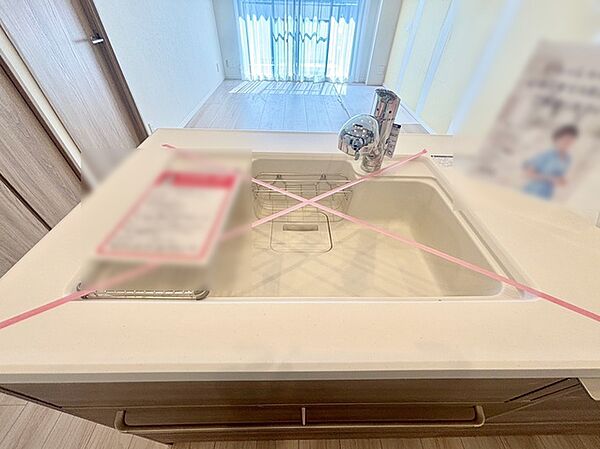 実際に室内をご見学頂くと生活のイメージが広がります。家具を置いたイメージや窓からの景色など、現地で体感ください。