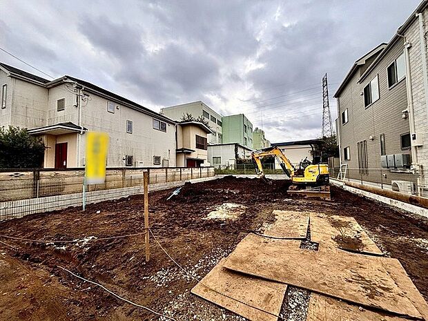 建物が完成しましたので室内のご見学予約スタート。当日のご見学予約も大歓迎です。お気軽にご連絡ください。エステート白馬国分寺店は火曜水曜も営業しております。
