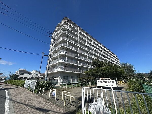 豊かな広がりを感じさせるロケーションに馴染む、存在感のあるフォルムです