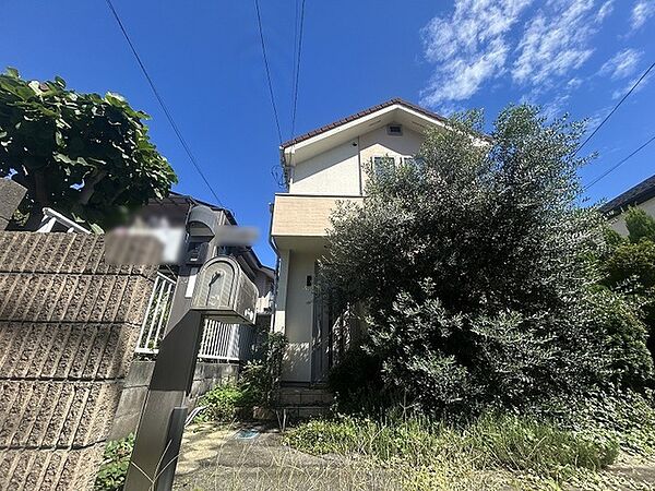 現在建物の内装をリフォーム中です。