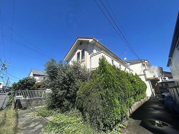 周辺は住宅が建ち並ぶ閑静な住宅街です。