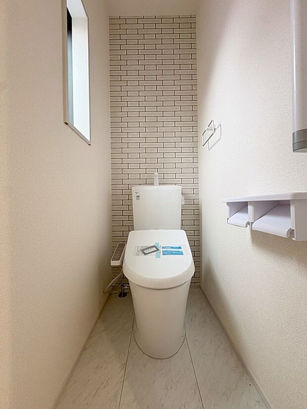 トイレにはウォシュレット機能を標準装備。 