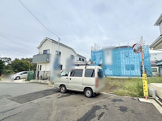 周辺は住宅が建ち並ぶ閑静な住宅街です。