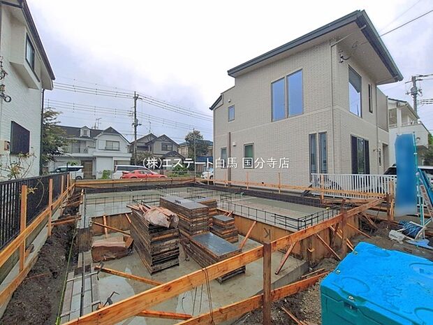 現在建物を建築中です、建築中の物件については現地確認の他、同施工会社の完成施工例のご案内、担当者のプレゼンテーションにてご検討ください。適切なご検討の方法をご説明させて頂きます。