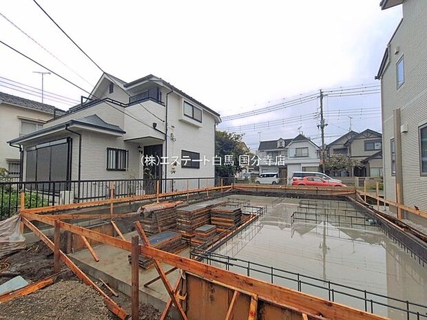 現在建物を建築中です、建築中の物件については現地確認の他、同施工会社の完成施工例のご案内、担当者のプレゼンテーションにてご検討ください。適切なご検討の方法をご説明させて頂きます。