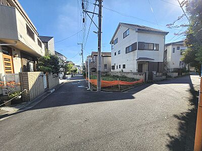 外観:建築条件なしの敷地。弊社グループ「白馬建設」にて建物プランをご提案できます。実際の陽当たりやサイズ感を現地でお確かめください。 外観:建築条件なしの敷地。弊社グループ「白馬建設」にて建物プランをご提案できます。実際の陽当たりやサイズ感を現地でお確かめください。