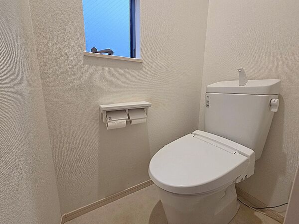 トイレにはウォシュレット機能を標準装備。