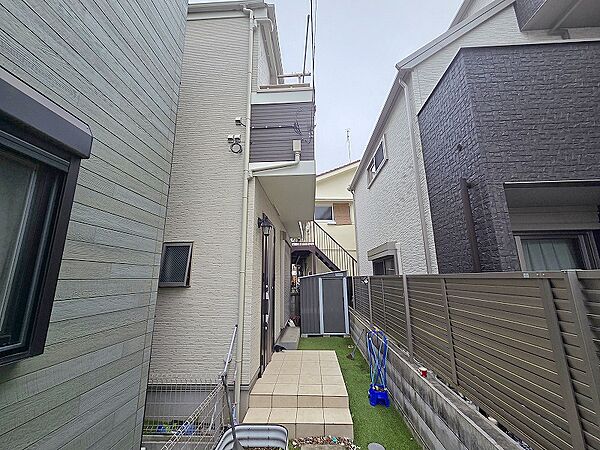 実際に室内をご見学頂くと生活のイメージが広がると思います。家具を置いたイメージや窓からの景色など。周辺で販売に出している物件も一緒にまとめてご見学頂き、比較する事もできます。