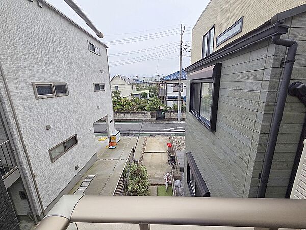 窓からの眺望です。実際に現地で眺望もご確認ください。