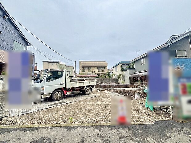 周辺は住宅が建ち並ぶ閑静な住宅街です。