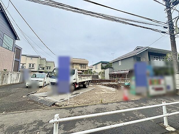 現在建物を建築中です、建築中の物件については現地確認の他、同施工会社の完成施工例のご案内、担当者のプレゼンテーションにてご検討ください。適切なご検討の方法をご説明させて頂きます。