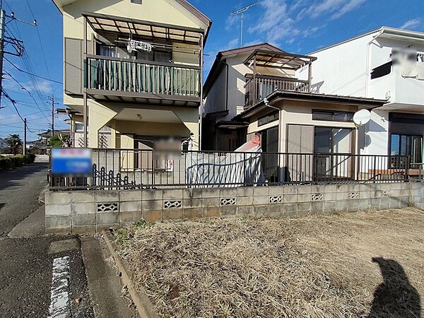 周辺のエリアで他にも沢山売りに出ている物件があります。インターネット掲載前の情報などもありますのでお気軽にお問合せください。まとめてご見学できます。