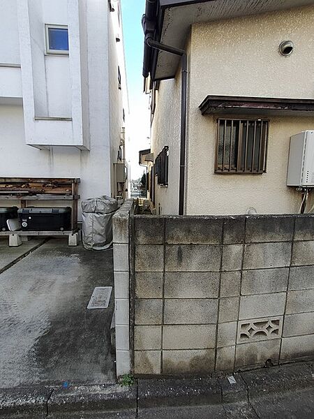 現地のご見学予約もスタートしました。周辺で売りに出ている物件も沢山御座います。まとめてご見学ができますのでお気軽にお申しつけください。