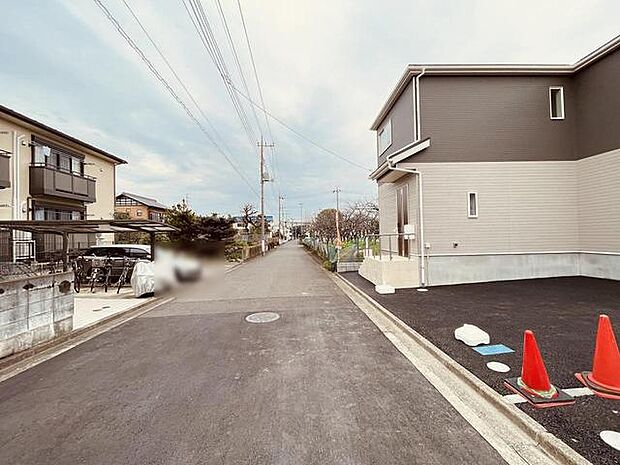 周辺は住宅が建ち並ぶ閑静な住宅街です。 