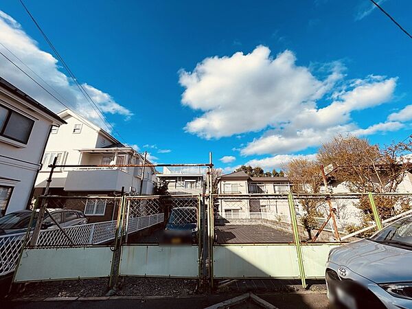 現地のご見学予約もスタートしました。周辺で売りに出ている物件も沢山御座います。まとめてご見学ができますのでお気軽にお申しつけください。