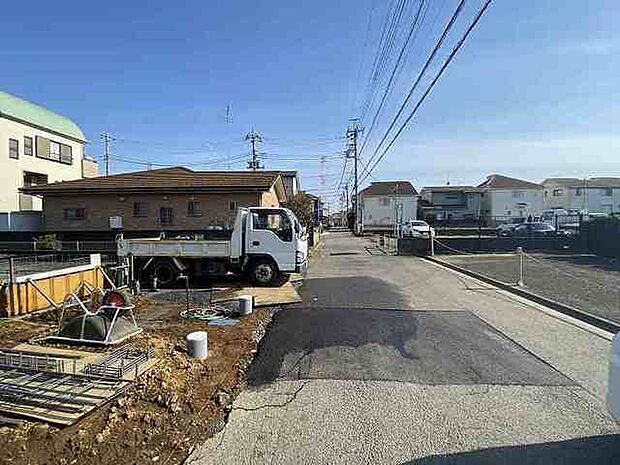 周辺は住宅が建ち並ぶ閑静な住宅街です。 