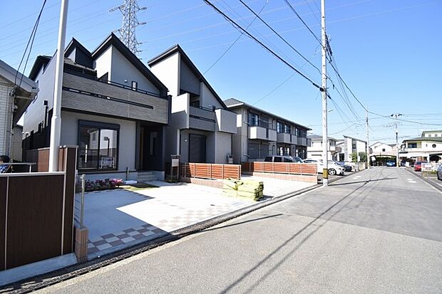 周辺は住宅が建ち並ぶ閑静な住宅街です。 