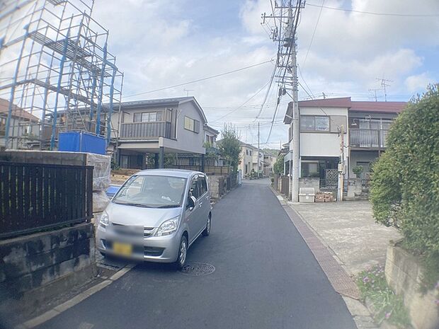 周辺は住宅が建ち並ぶ閑静な住宅街です。 