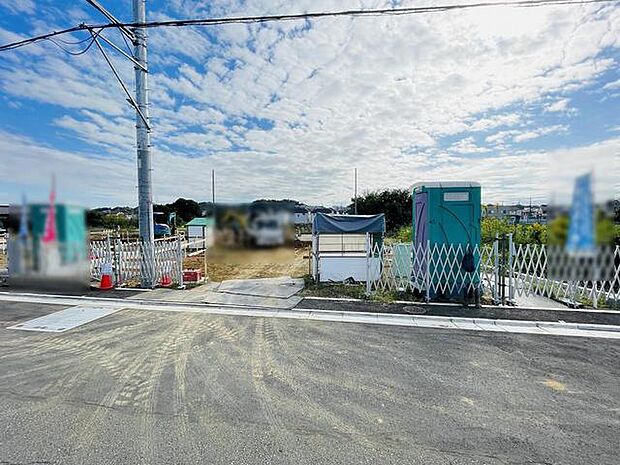 現在建物を建築中です、建築中の物件については現地確認の他、同施工会社の完成施工例のご案内、担当者のプレゼンテーションにてご検討ください。適切なご検討の方法をご説明させて頂きます。 