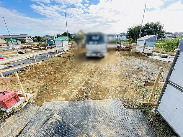 現地のご見学予約もスタートしました。周辺で売りに出ている物件も沢山御座います。まとめてご見学ができますのでお気軽にお申しつけください。