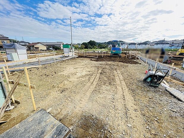現在建物を建築中です、建築中の物件については現地確認の他、同施工会社の完成施工例のご案内、担当者のプレゼンテーションにてご検討ください。適切なご検討の方法をご説明させて頂きます。 
