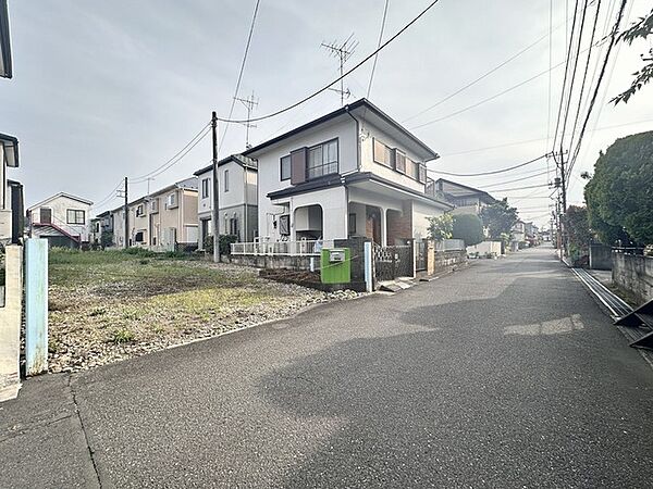 周辺のエリアで他にも沢山売りに出ている物件があります。インターネット掲載前の情報などもありますのでお気軽にお問合せください。まとめてご見学できます。