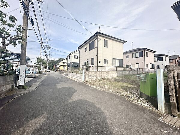周辺のエリアで他にも沢山売りに出ている物件があります。インターネット掲載前の情報などもありますのでお気軽にお問合せください。まとめてご見学できます。