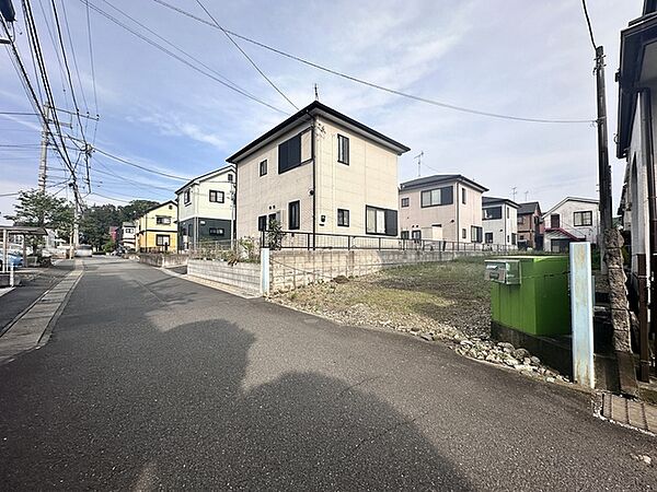 周辺のエリアで他にも沢山売りに出ている物件があります。インターネット掲載前の情報などもありますのでお気軽にお問合せください。まとめてご見学できます。