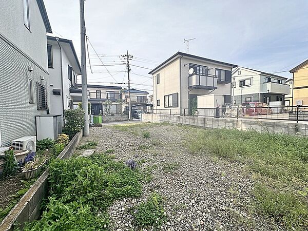 周辺のエリアで他にも沢山売りに出ている物件があります。インターネット掲載前の情報などもありますのでお気軽にお問合せください。まとめてご見学できます。