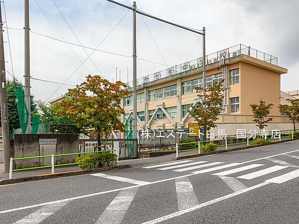 日野市立七生中学校（700m）