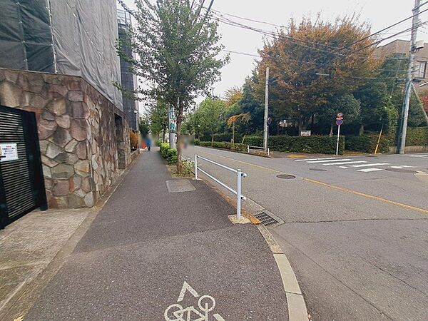 周辺のエリアで他にも沢山売りに出ている物件があります。インターネット掲載前の情報などもありますのでお気軽にお問合せください。まとめてご見学できます。