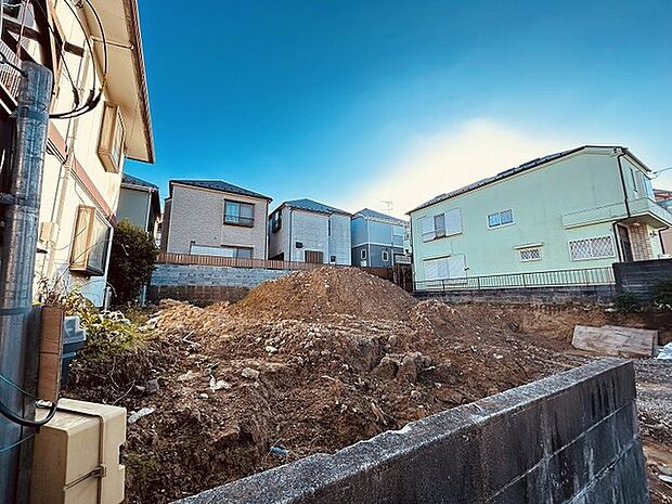 現地のご見学予約もスタートしました。周辺で売りに出ている物件も沢山御座います。まとめてご見学ができますのでお気軽にお申しつけください。