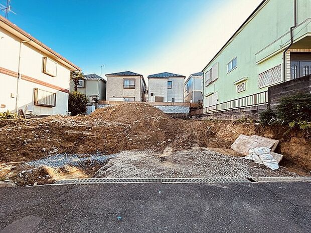 周辺のエリアで他にも沢山売りに出ている物件があります。インターネット掲載前の情報などもありますのでお気軽にお問合せください。まとめてご見学できます。