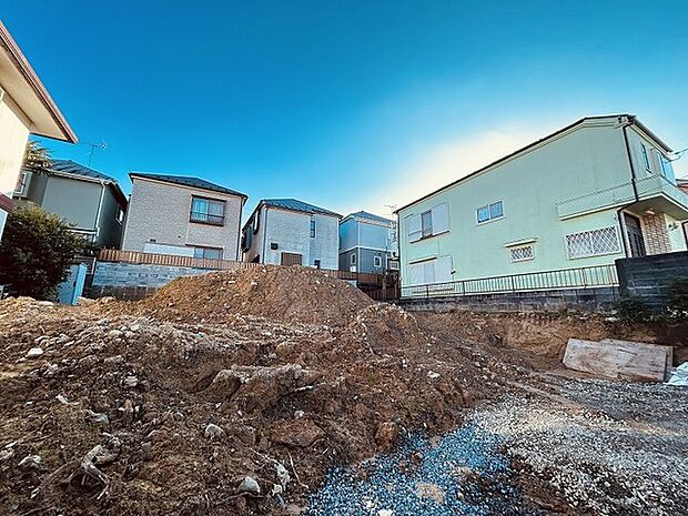 現地のご見学予約もスタートしました。周辺で売りに出ている物件も沢山御座います。まとめてご見学ができますのでお気軽にお申しつけください。